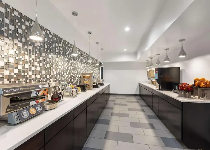 Hotel Western & - Midway Airport 3*