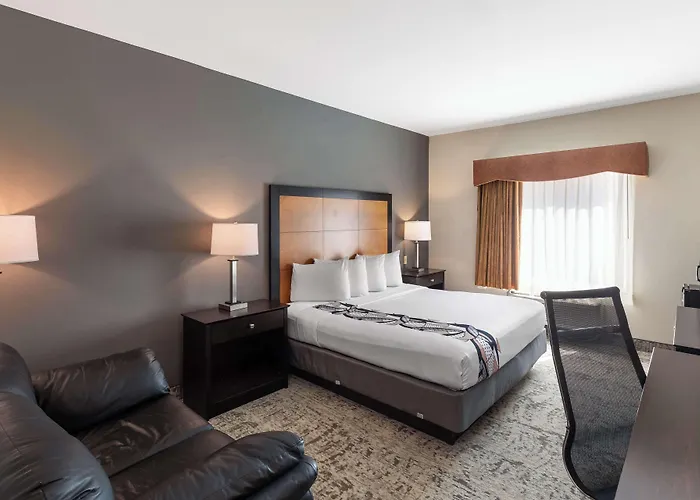 Hotel Western & - Midway Airport 3*